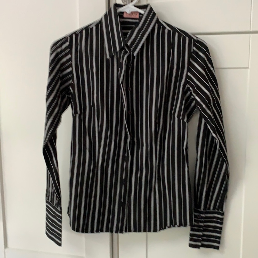 Thomas Pink Fitted blouse size 6
